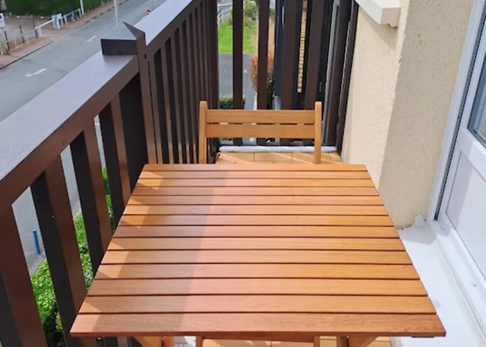 Apartment L'evasion, F2 Proche Et Commerce, Parking & Wifi *